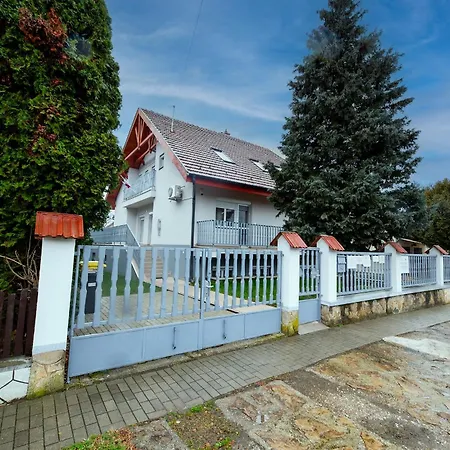 Mazurek Apart-hotel *